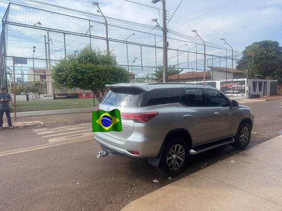 TOYOTA HILUX SW4 2.8 SRX 4X4 7 LUGARES 16V TURBO INTERCOOLER DIESEL 4P AUTOMÁTICO